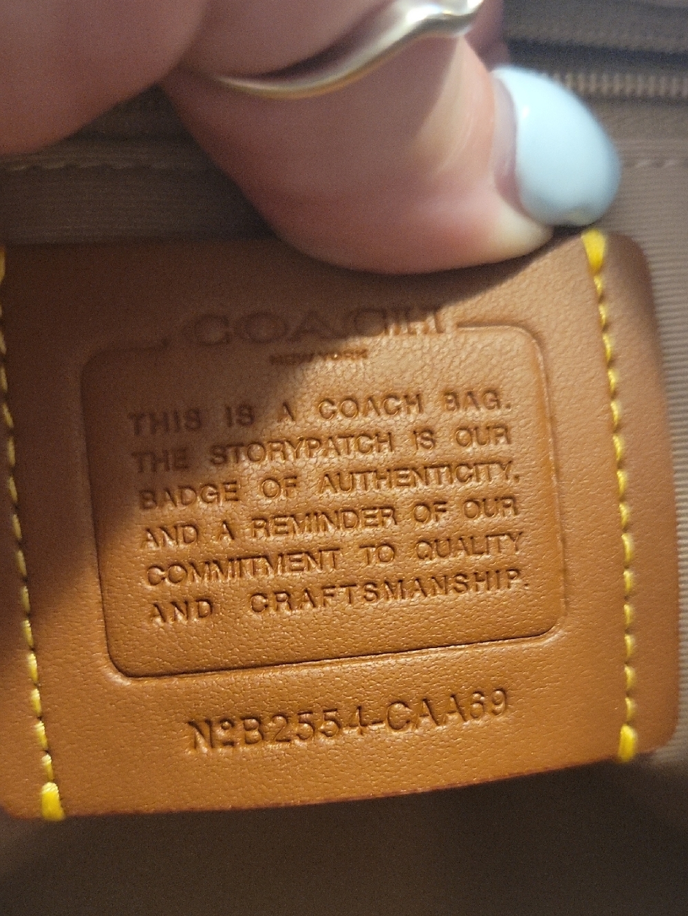 Like New Signature Coach Teri Hobo - Picture 5 of 13